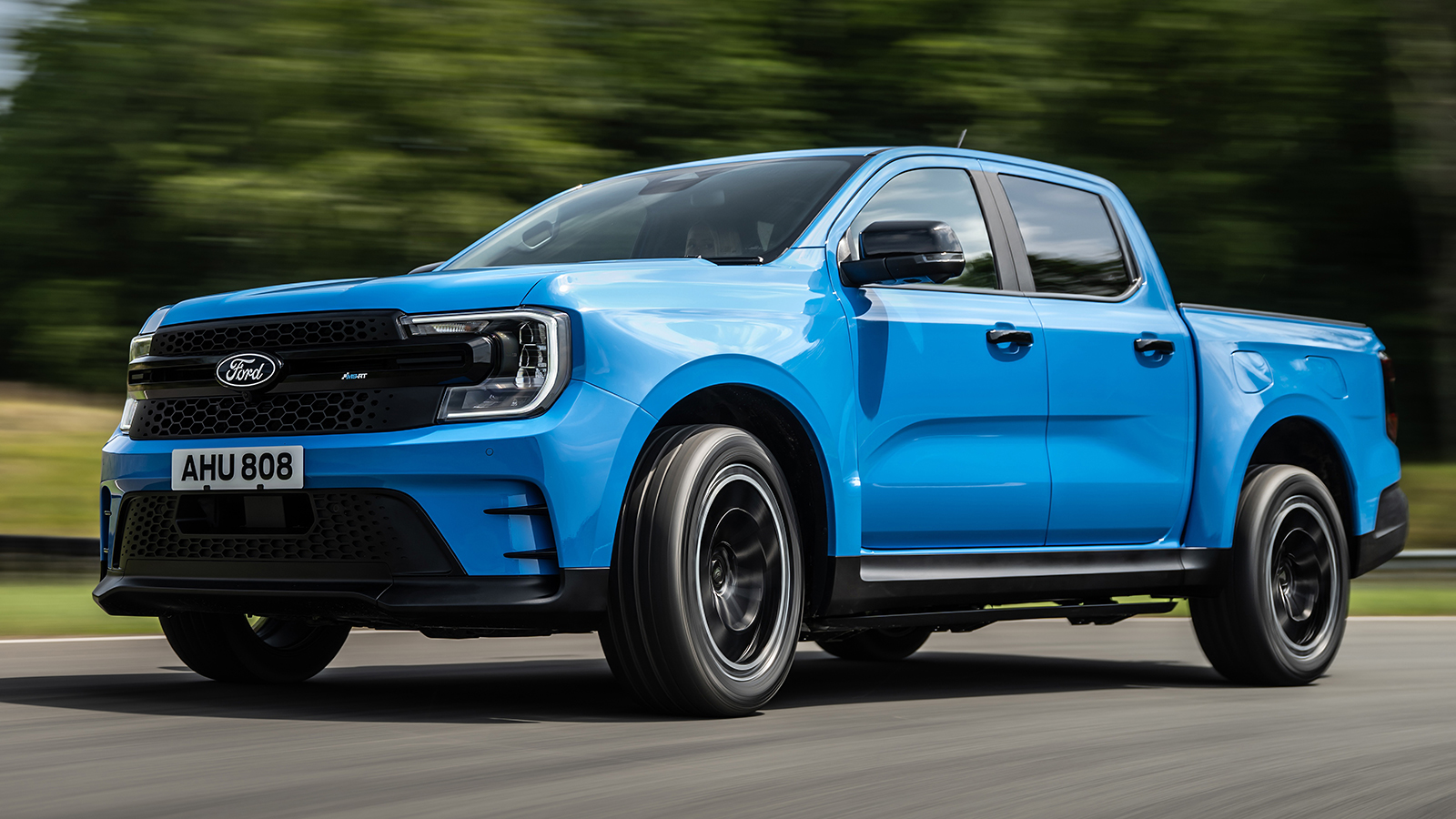 Ford: Πρεμιέρα για τα Ranger MS-RT PHEV και E-Tourneo Custom MS-RT